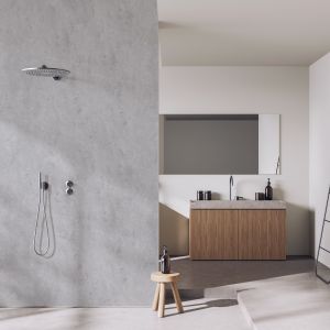 Beige,Bathroom,Interior,With,Shower,,Sink,With,Mirror,And,Towel